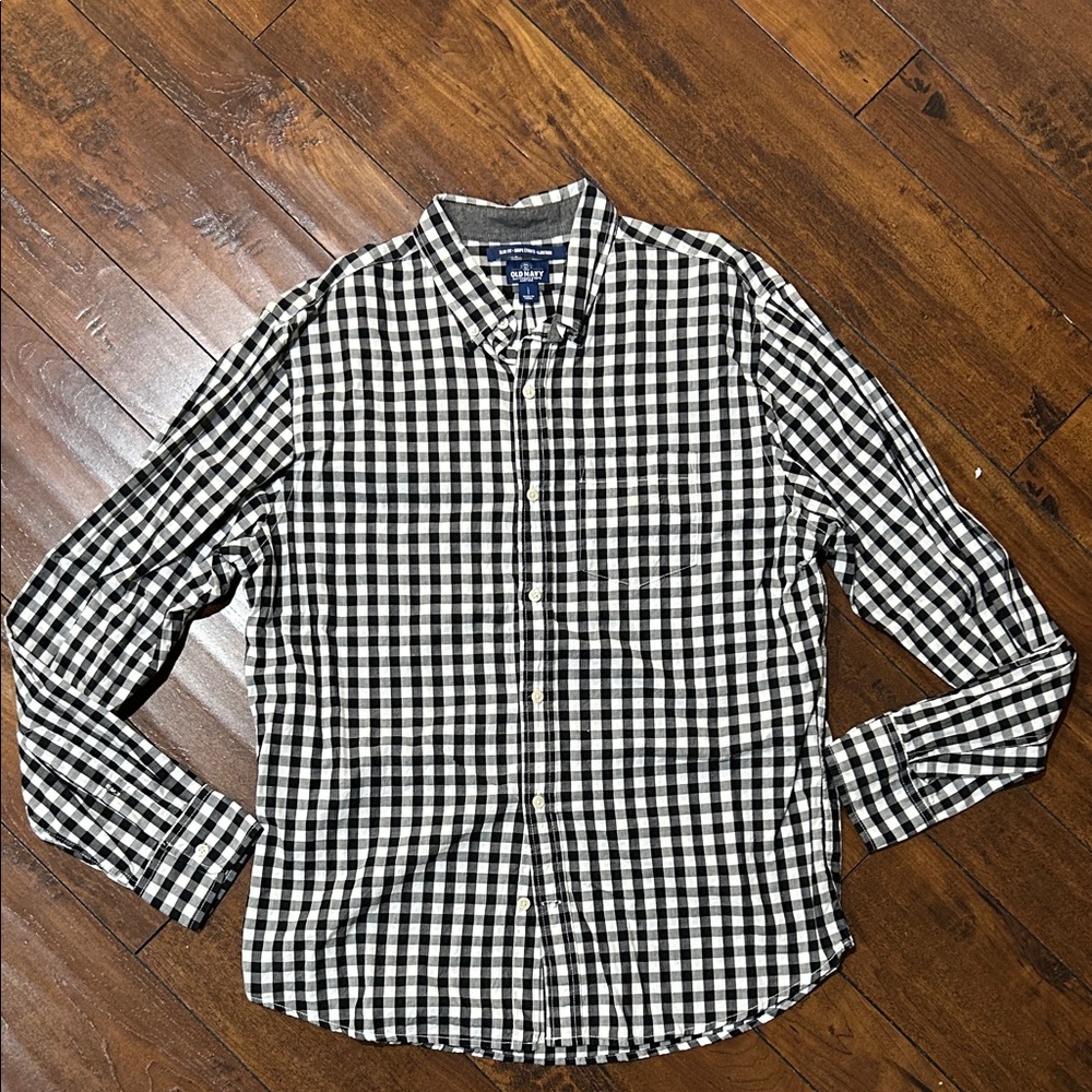 Old Navy Black and White Casual Button Down Shirt